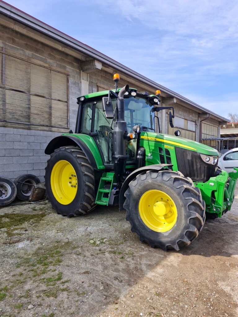 TRATTORE JOHN DEERE 6120M