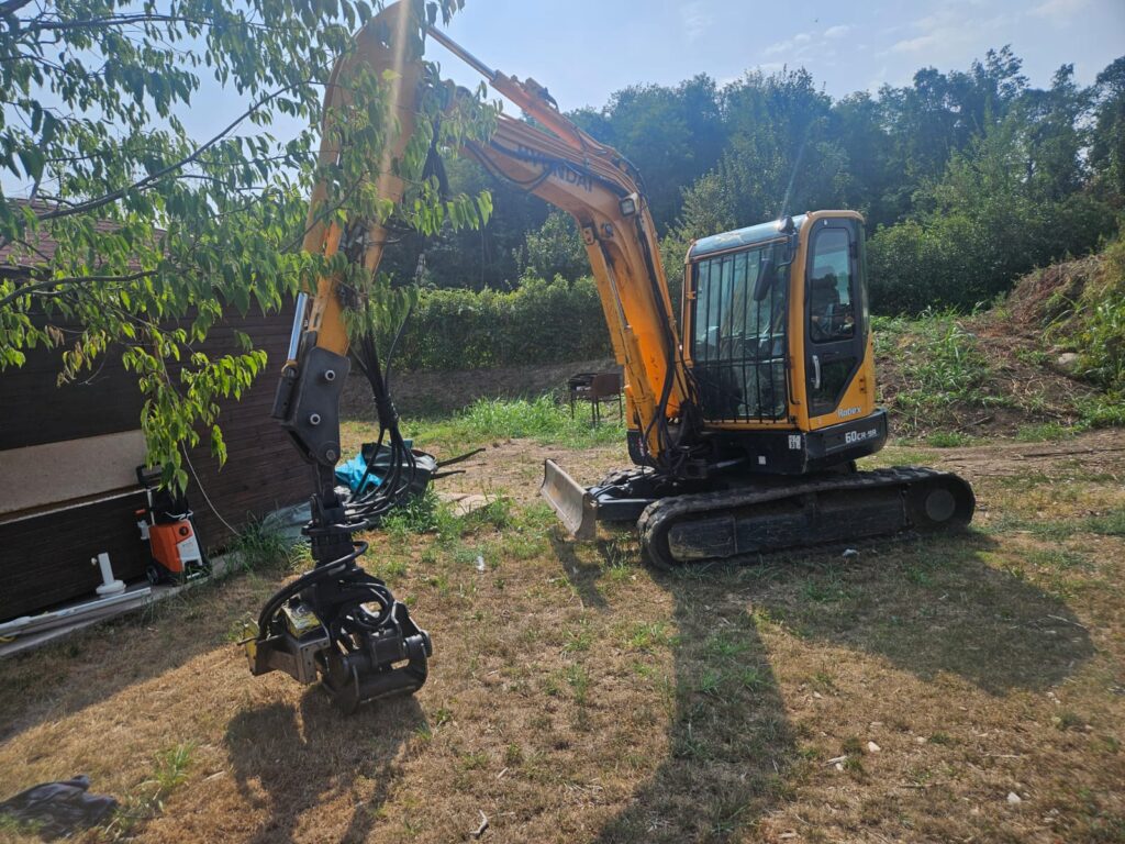 ESCAVATORE HYUNDAI 60CR-9A
